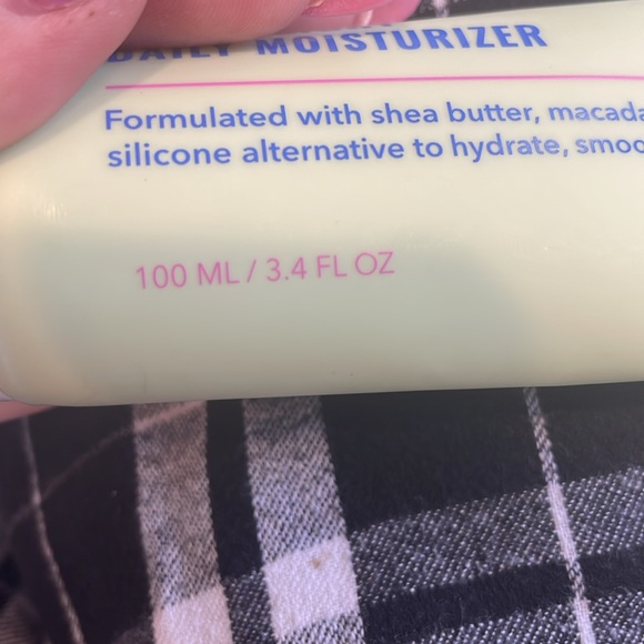 Good Molecules Lightweight Moisturizer! - Picture 3 of 3